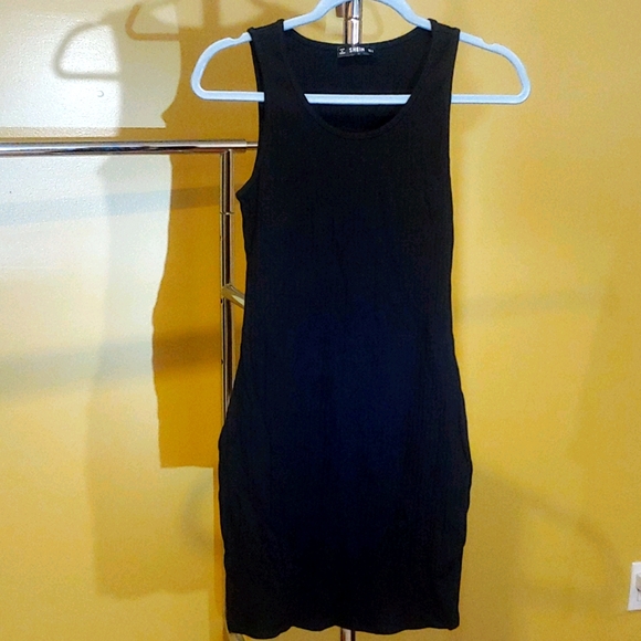 Dress - Picture 1 of 3